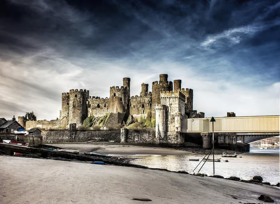 Caernarfon Castle & Snowdonia Three Castles Day Trip